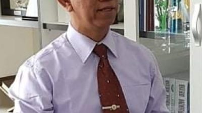 Satu-satunya Tokoh di Riau, Rektor UIR Terima Penghargaan Pembina Olahraga Berprestasi