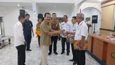 Diskominfotik Bengkalis Luncurkan Penyerahan Kuisioner Keterbukaan Informasi Publik