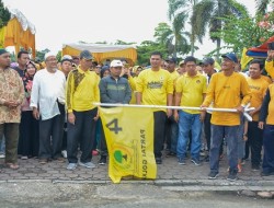 Berkah HUT Ke 58 Golkar, Seorang Ibu Hamil Tua Dapat Hadiah Sepeda Motor Dari Golkar Kuansing
