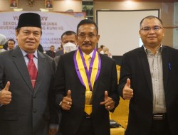 Sari Antoni Menyandang Gelar Magister Manajemen di Unilak
