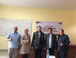 Raih Gelar Magister Manajemen, Zufra Irwan Dorong Staf KI Riau Kuliah S2 di Pascasarjana Unilak