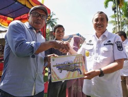 Gubernur Riau Panen Raya Bawang Merah Varietas Maserati di Kuansing