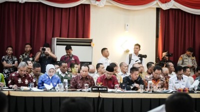 Bupati Rohil Rakor Karhutla dengan Forkompimda se- Riau
