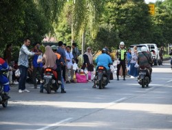Berbagi Berkah Ramadhan, PT KPI RU Dumai Bagikan Ratusan Takjil Untuk Masyarakat