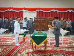 Lantik M Firdaus sebagai Pj Bupati Kampar, Gubri Minta Lanjutkan Program Kerja Kamsol