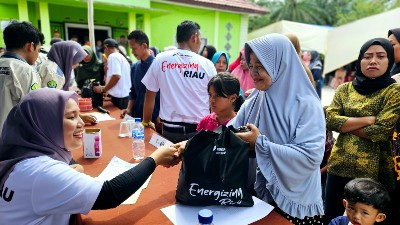 Warga Boncah Mahang Bengkalis Serbu Pasar Murah PHR