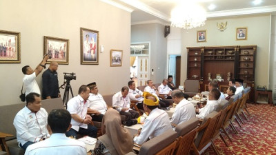 Gubernur Riau Dorong Parade Bhineka Tunggal Ika Jadi Agenda Tahunan