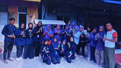 Mahasiswa Kukerta UNRI Berbagi Pengetahuan dan Manfaat Melalui Senam Sehat dan Pelatihan Pembuatan Sabun