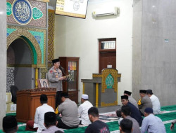 Saat Safari Ramadan di Masjid Muthmainnah, Kapolda Riau Berpesan Titip Rumah dan Hati-hati saat Mudik