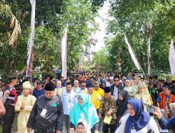 Saat Mendaftar Ke KPU Siak, Afni-Syamsurizal Diantar Ribuan Massa