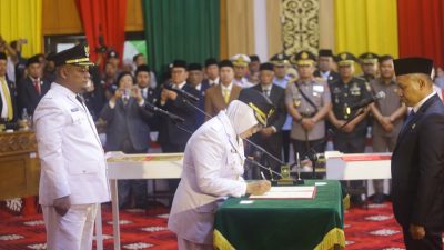 Pelantikan Rasa Rakyat, Gubernur Riau Puji Konsep Odong-Odong Ala Bupati Siak